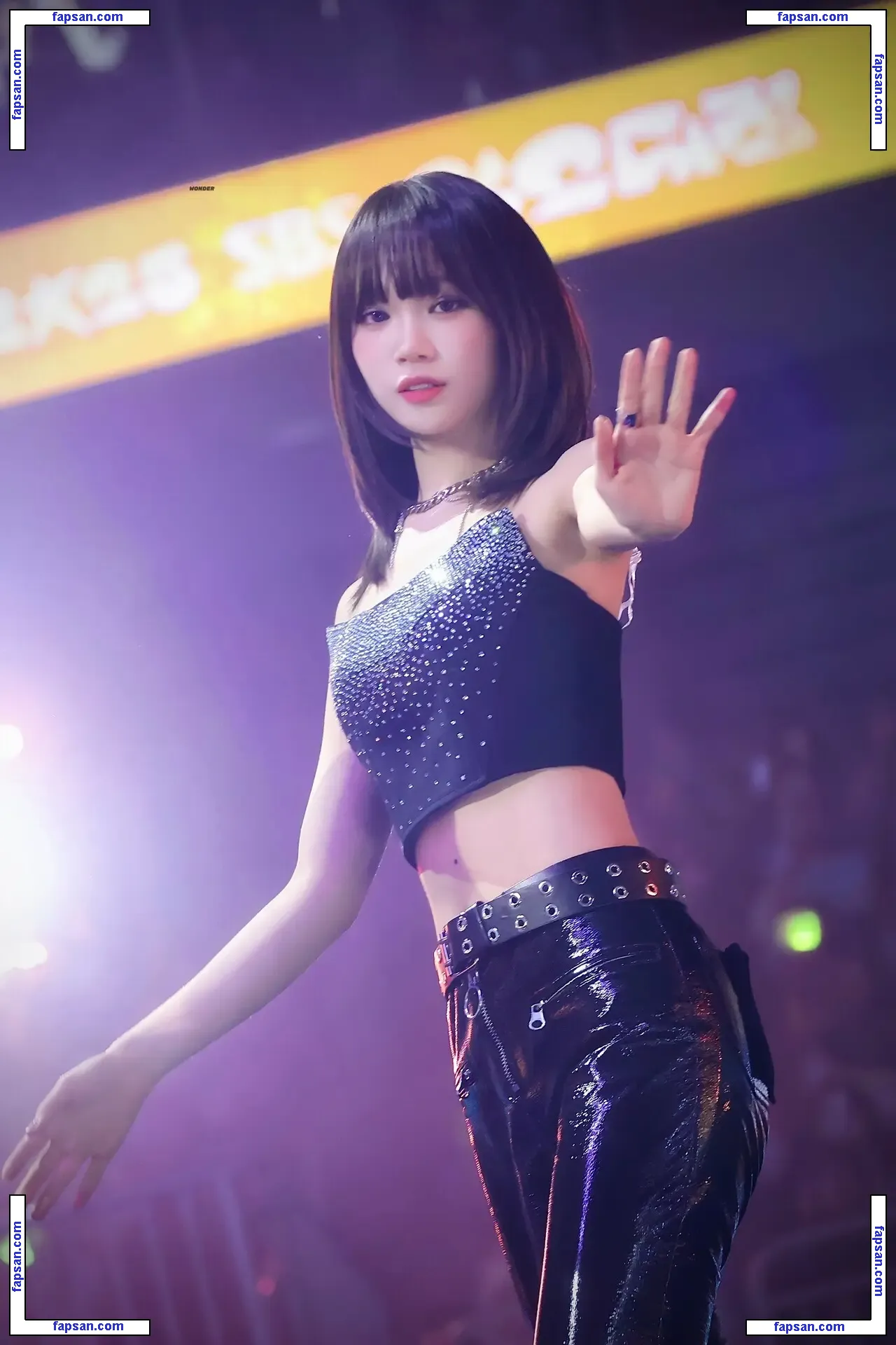 Kim Chaewon 김채원 [Le Sserafim] nude photo #0019 from OnlyFans