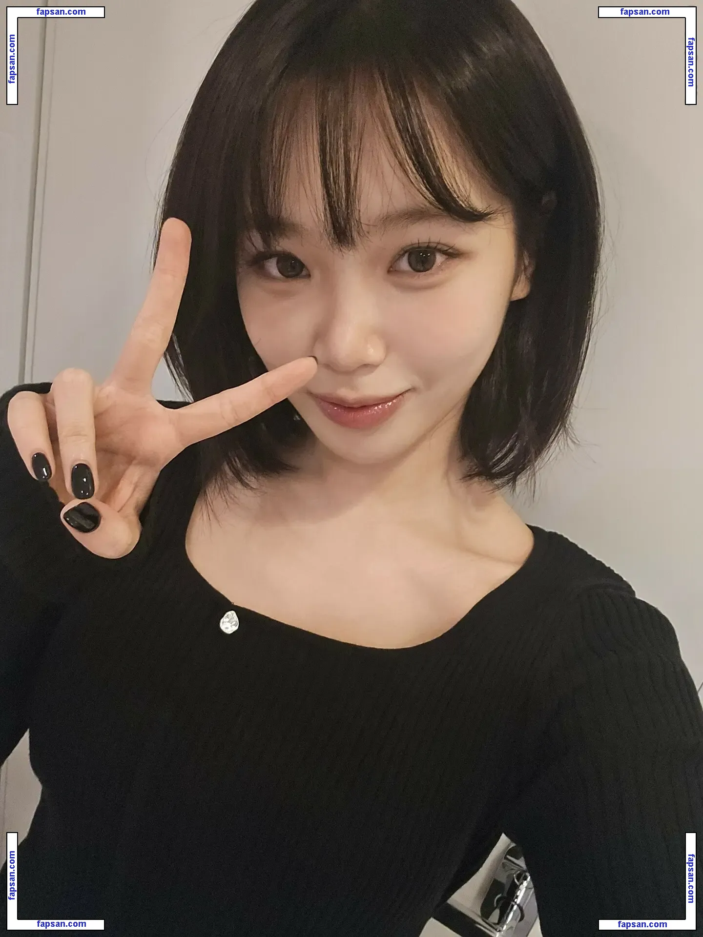 Kim Chaewon nude photo #0001 from OnlyFans