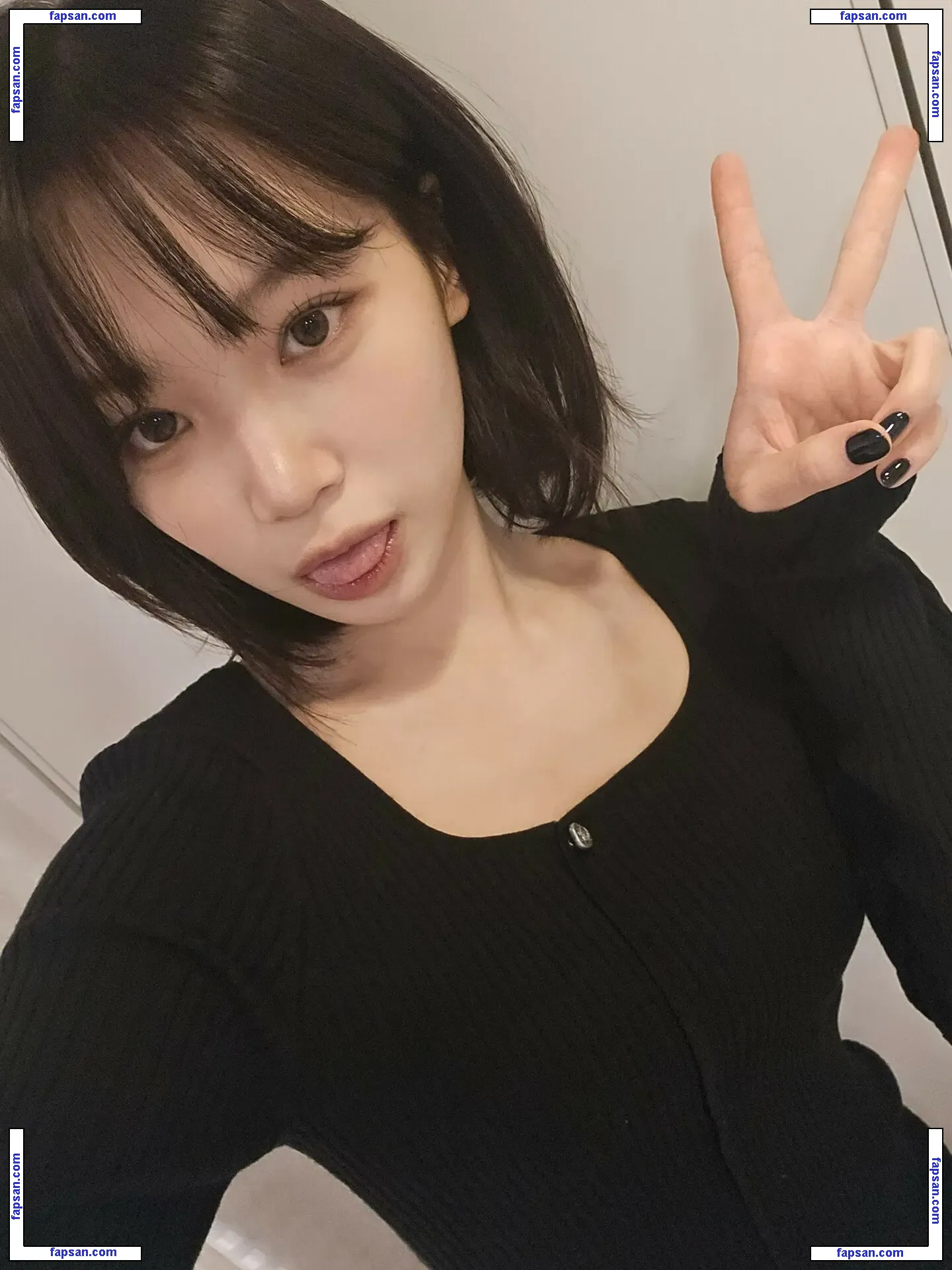 Kim Chaewon nude photo #0003 from OnlyFans