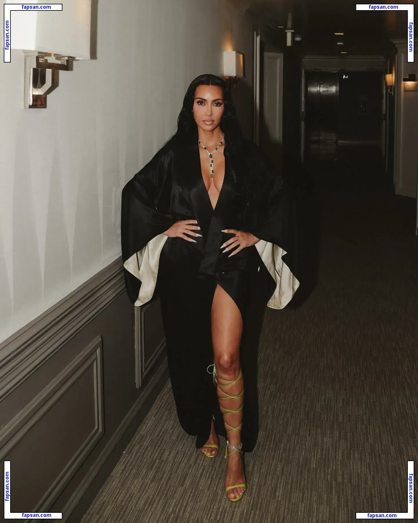 Kim Kardashian голая фото #14206 с Онлифанс