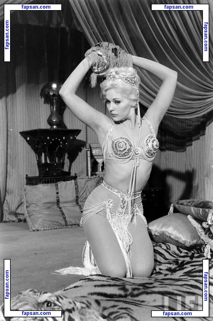 Kim Novak nude photo #0039 from OnlyFans