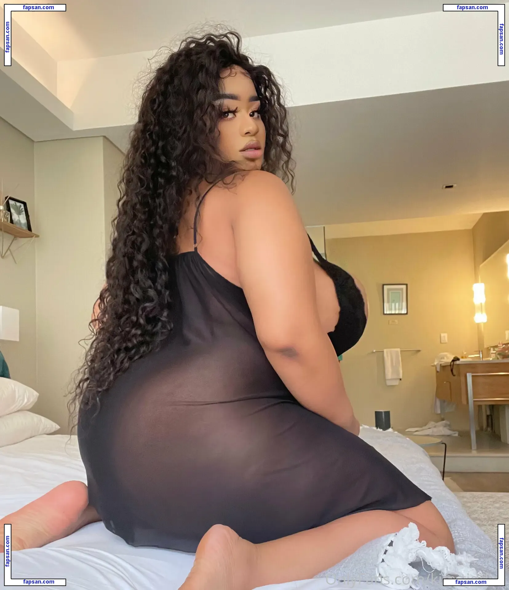 kim-tiddies nude photo #0008 from OnlyFans