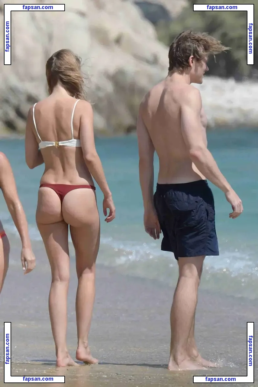 Kimberley Garner nude photo #1417 from OnlyFans