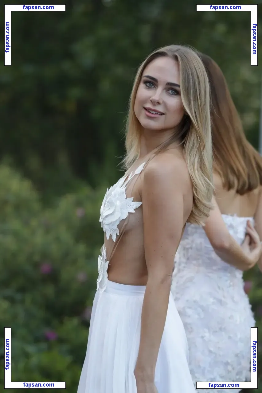 Kimberley Garner nude photo #1606 from OnlyFans