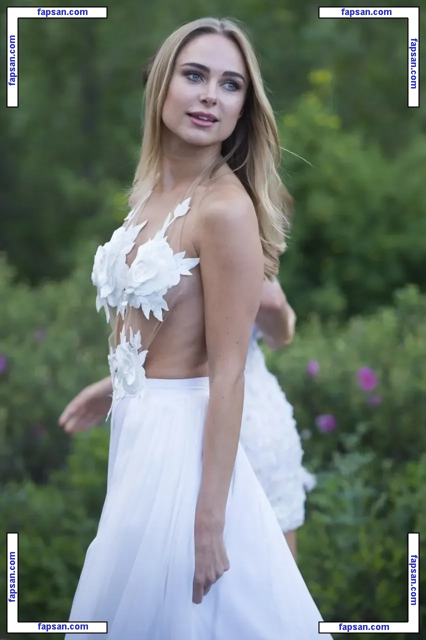Kimberley Garner nude photo #1654 from OnlyFans
