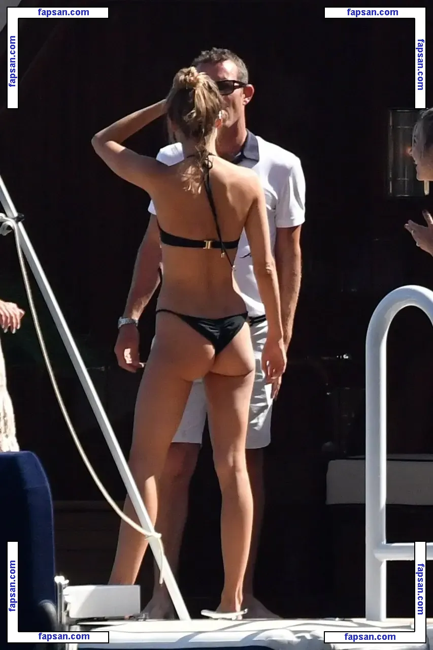 Kimberley Garner nude photo #2021 from OnlyFans