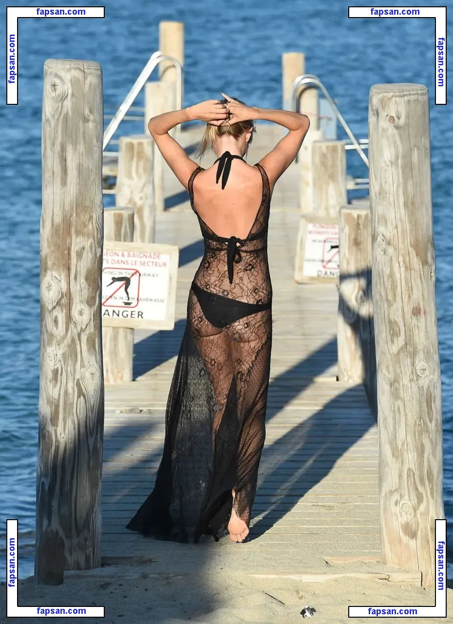 Kimberley Garner nude photo #2285 from OnlyFans