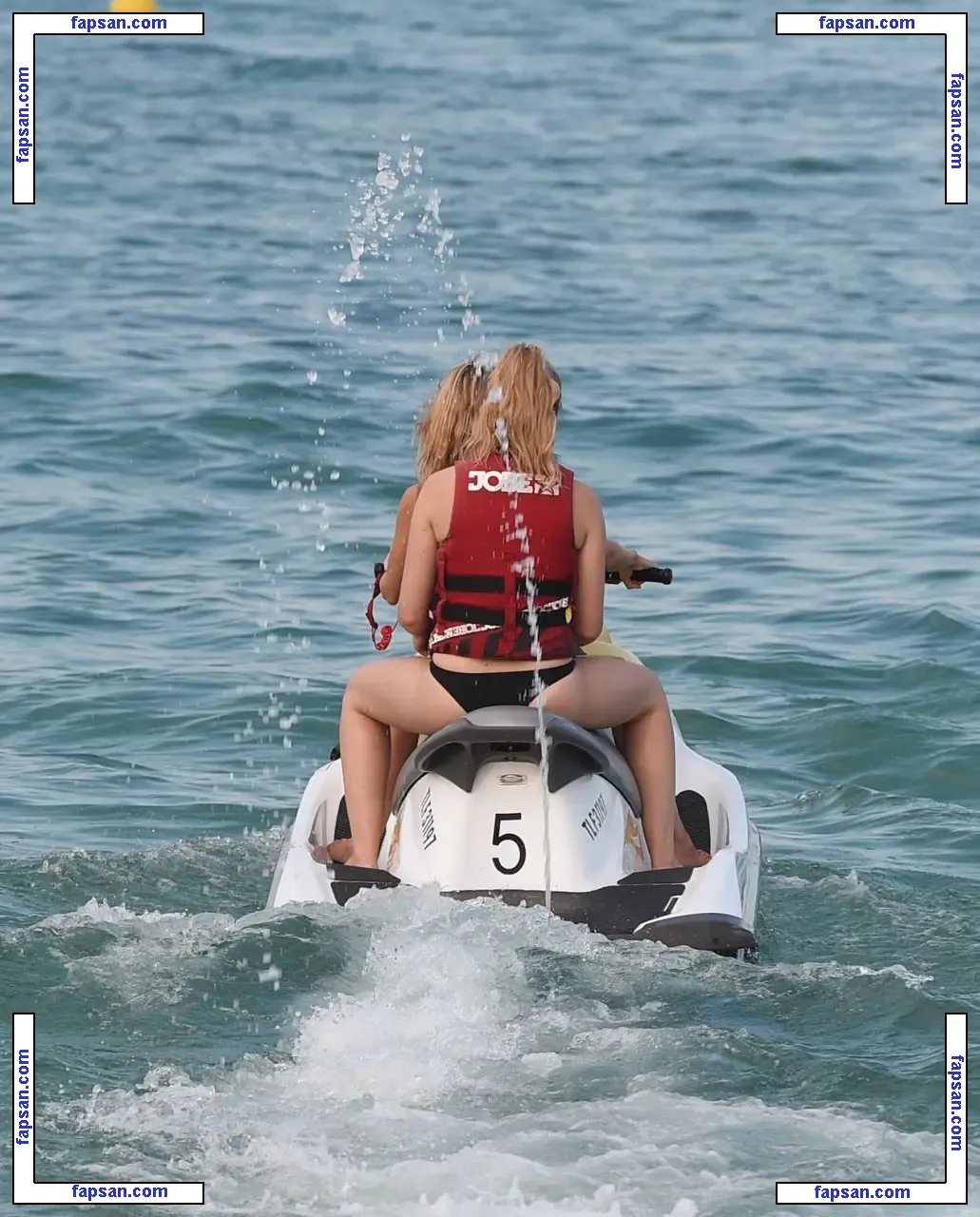 Kimberley Garner nude photo #2333 from OnlyFans