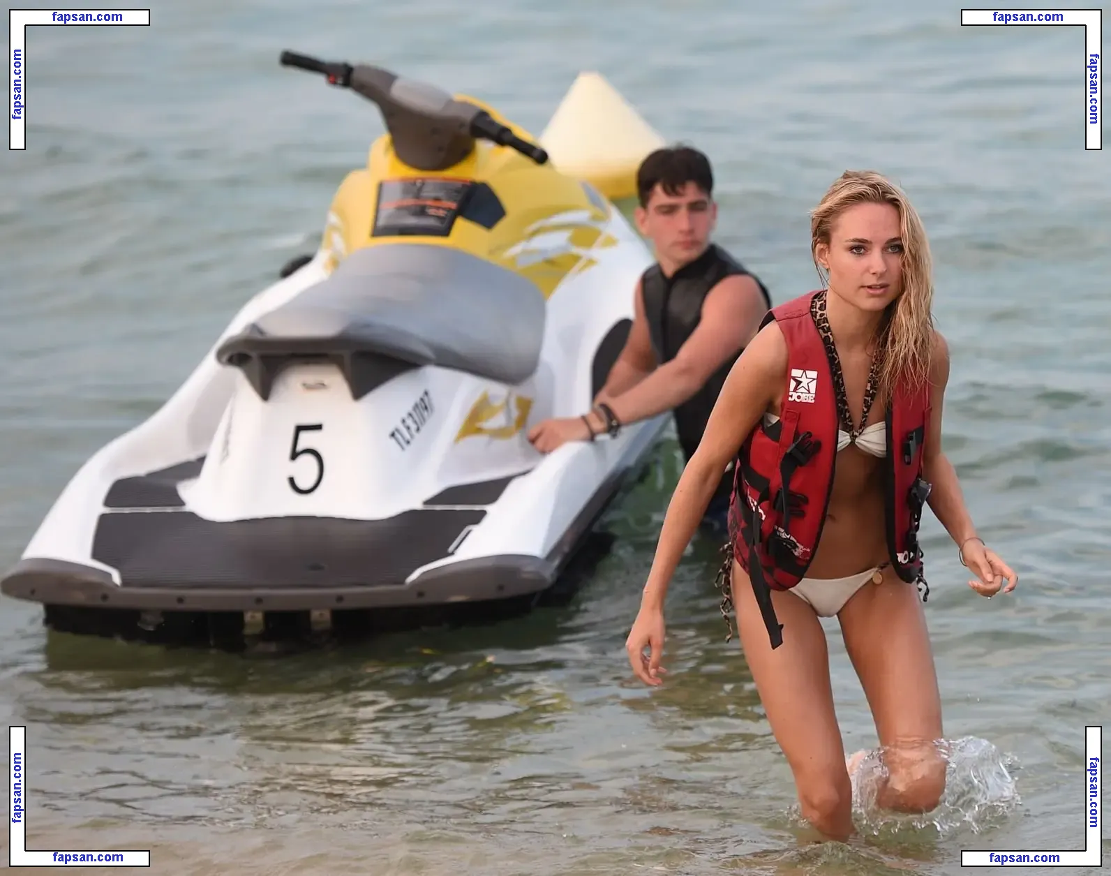 Kimberley Garner nude photo #2340 from OnlyFans