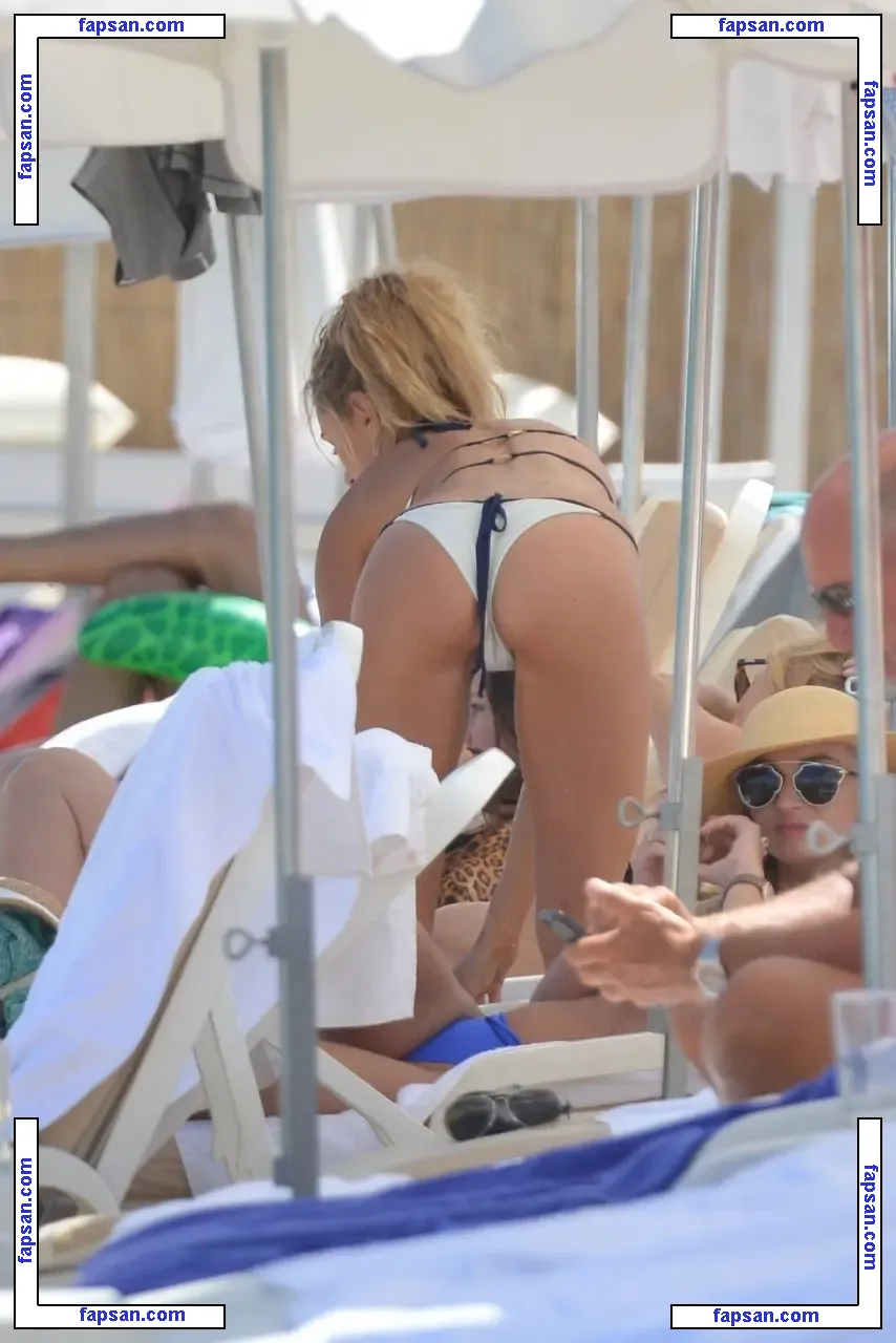 Kimberley Garner nude photo #2503 from OnlyFans