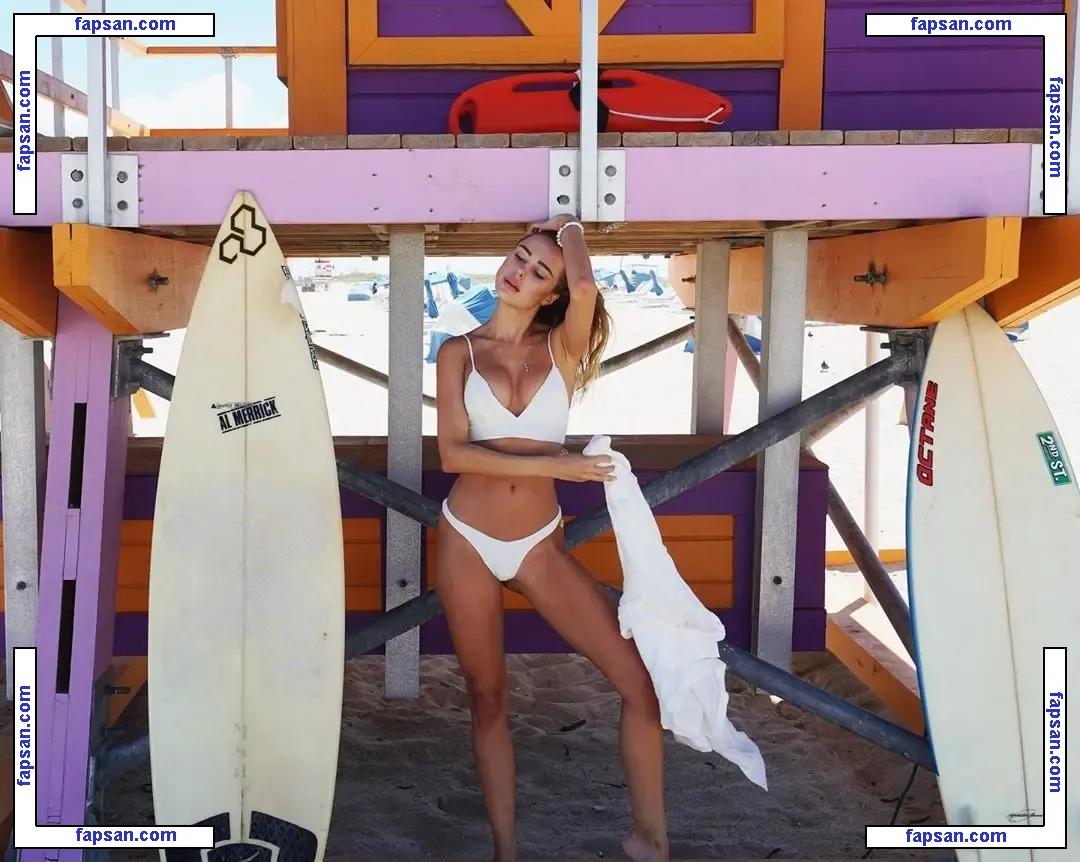 Kimberley Garner nude photo #3589 from OnlyFans