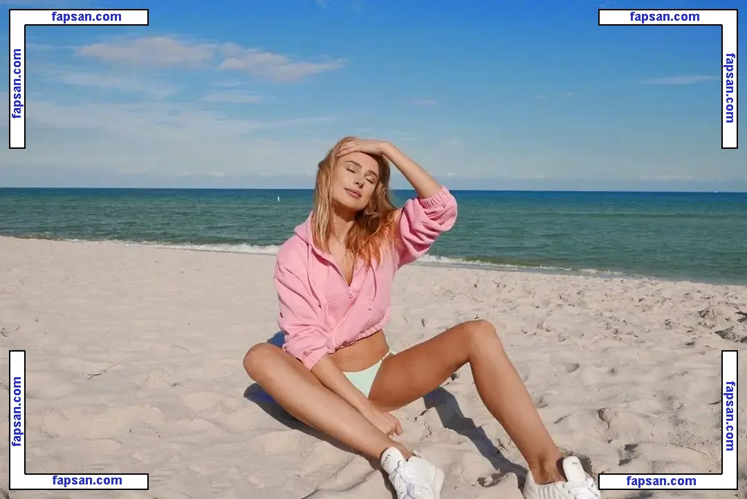 Kimberley Garner nude photo #3613 from OnlyFans