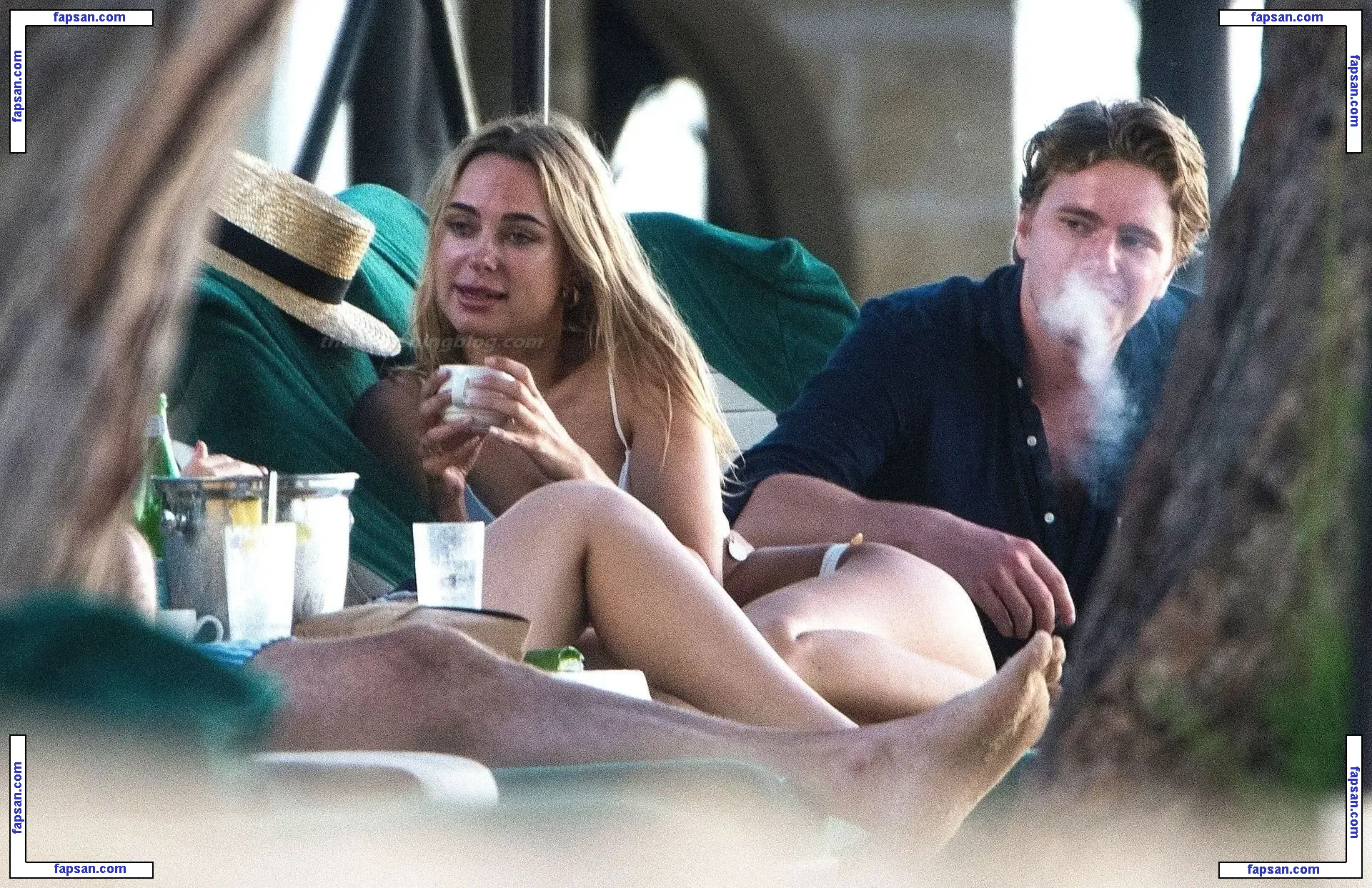 Kimberley Garner nude photo #4274 from OnlyFans