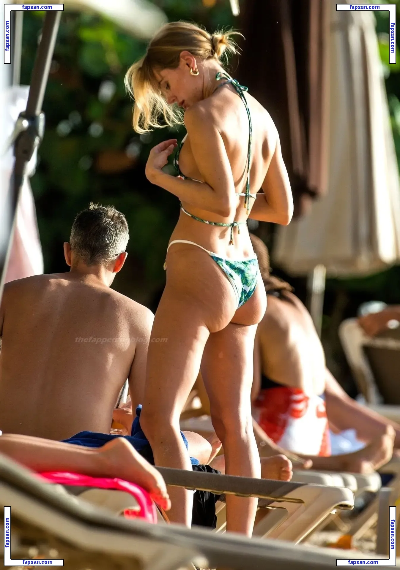 Kimberley Garner nude photo #4330 from OnlyFans