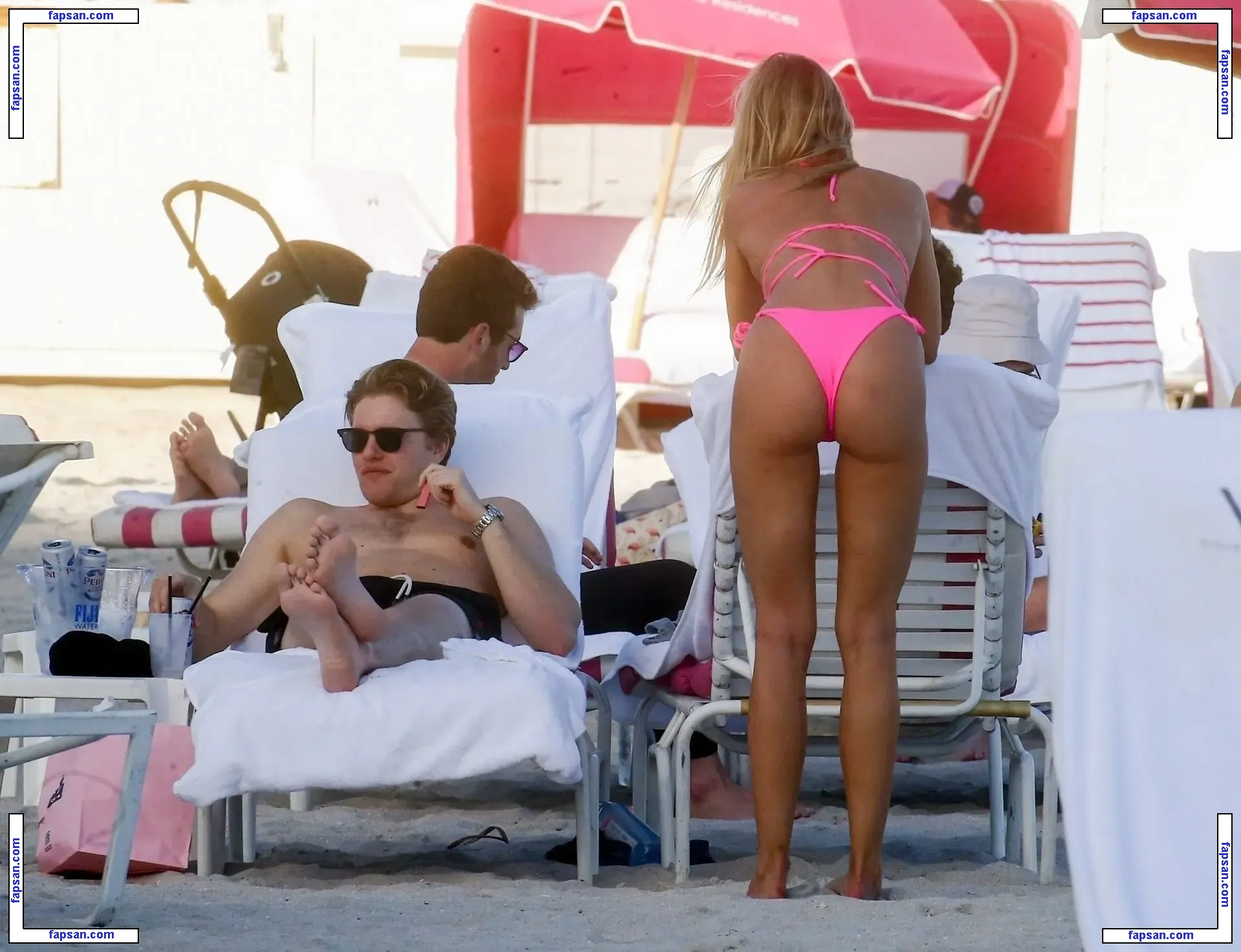 Kimberley Garner nude photo #4520 from OnlyFans