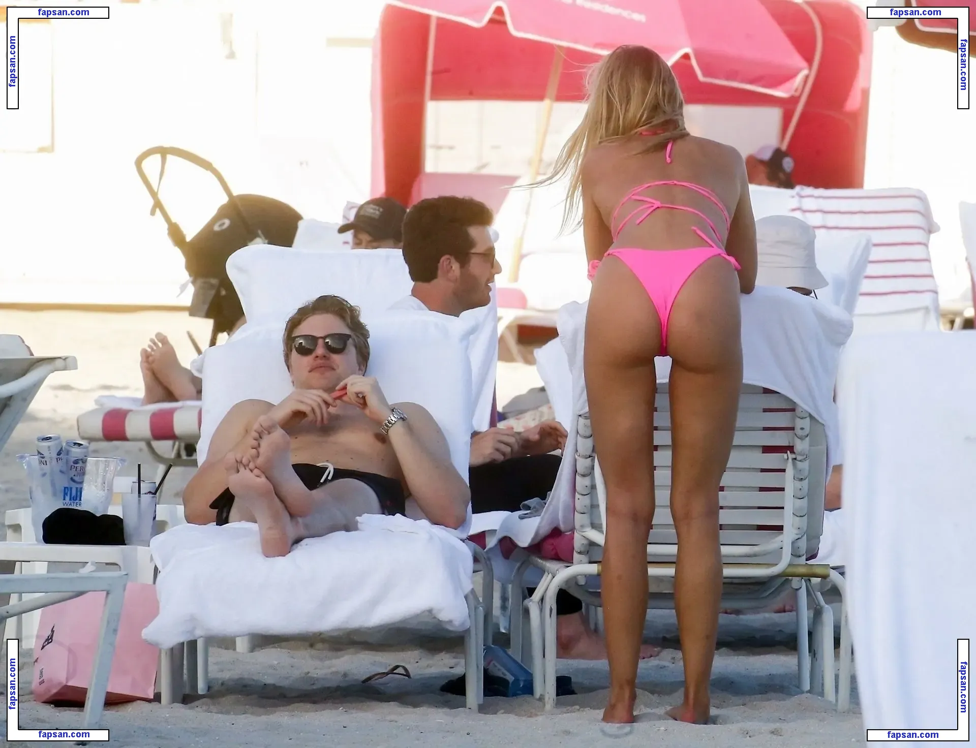 Kimberley Garner nude photo #4557 from OnlyFans