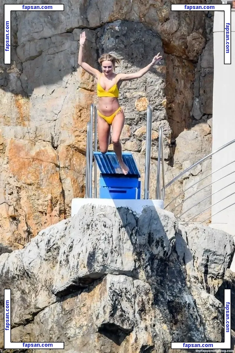 Kimberley Garner nude photo #5155 from OnlyFans