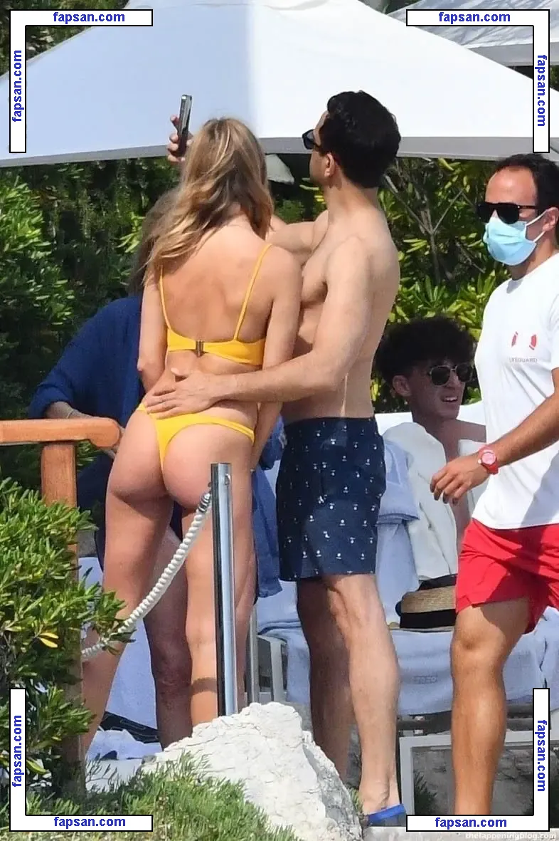 Kimberley Garner nude photo #5158 from OnlyFans