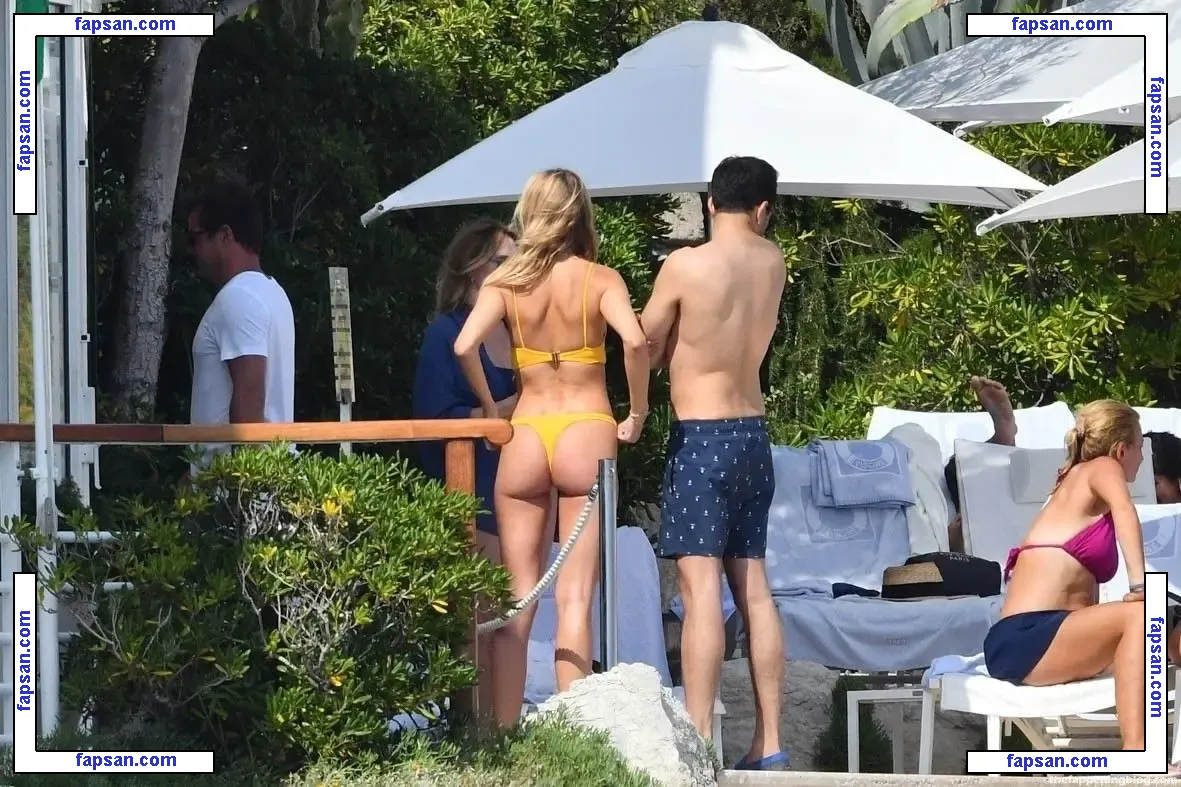 Kimberley Garner nude photo #5165 from OnlyFans