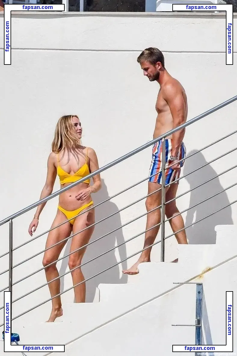 Kimberley Garner nude photo #5183 from OnlyFans