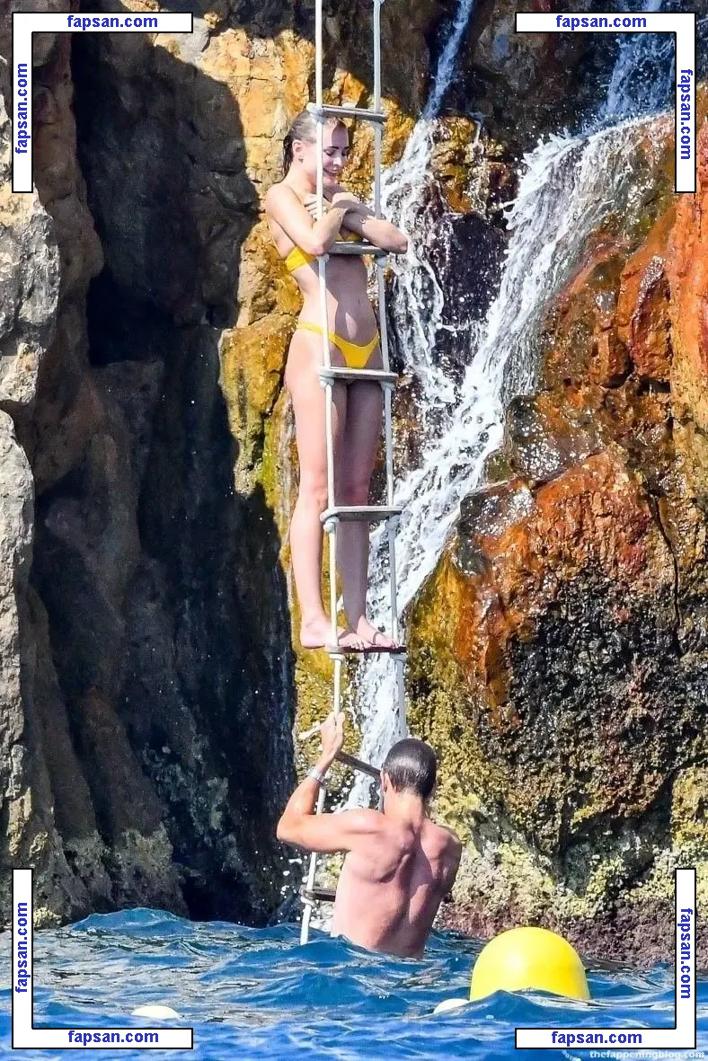 Kimberley Garner nude photo #5191 from OnlyFans