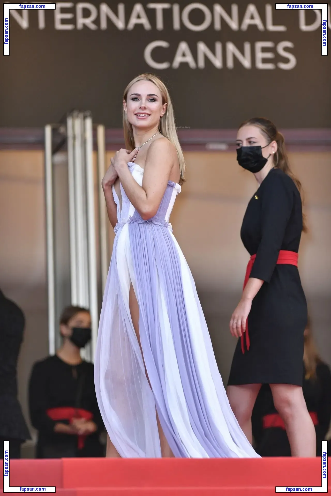 Kimberley Garner nude photo #5302 from OnlyFans