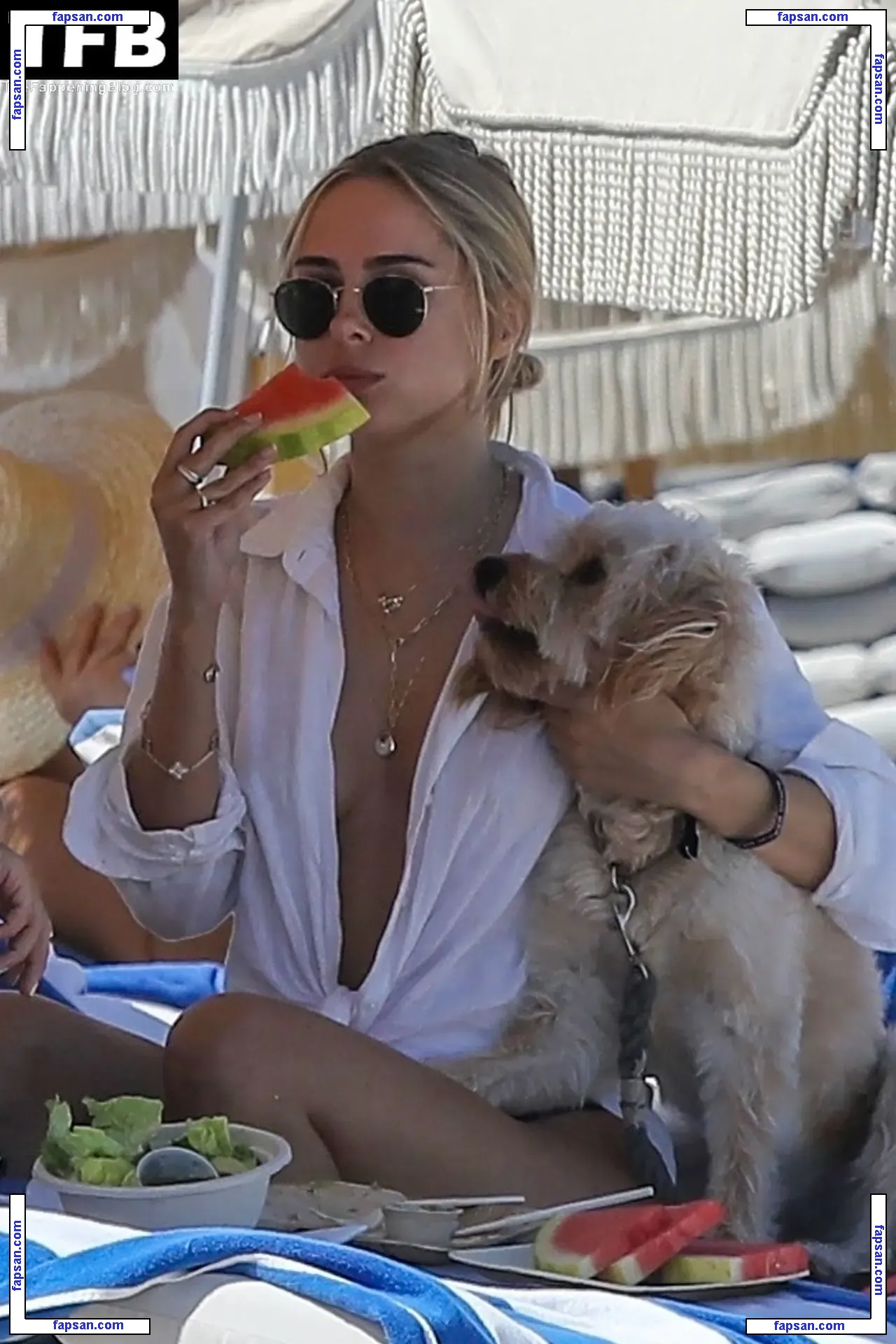 Kimberley Garner nude photo #5813 from OnlyFans