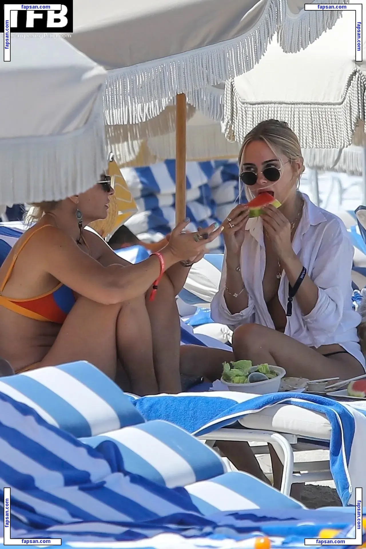 Kimberley Garner nude photo #5815 from OnlyFans