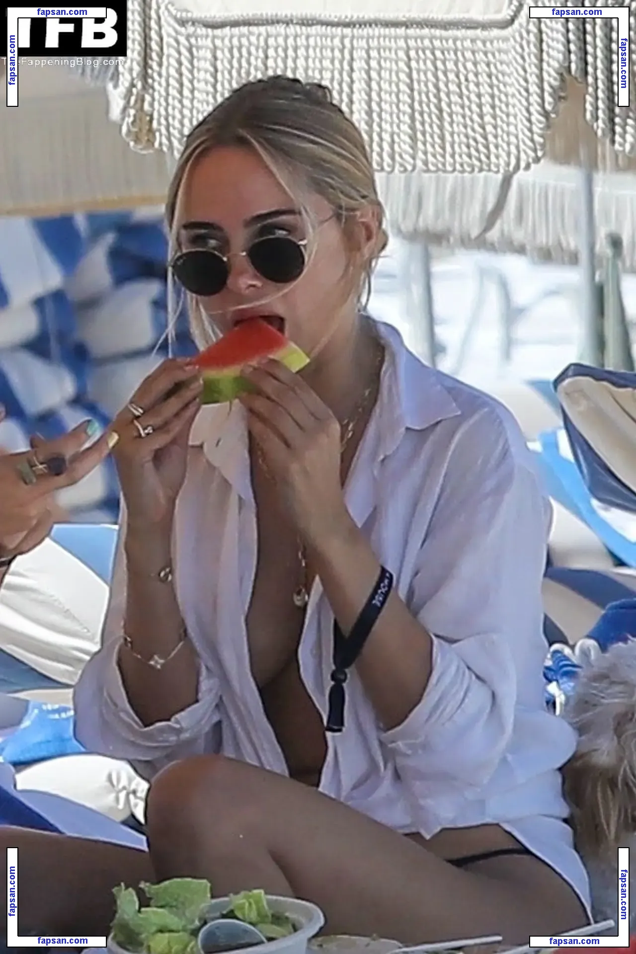 Kimberley Garner nude photo #5816 from OnlyFans