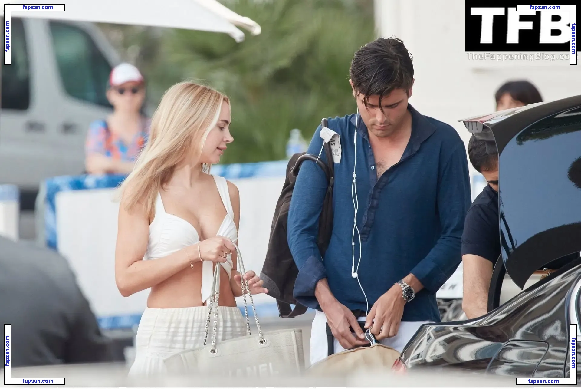 Kimberley Garner nude photo #6510 from OnlyFans