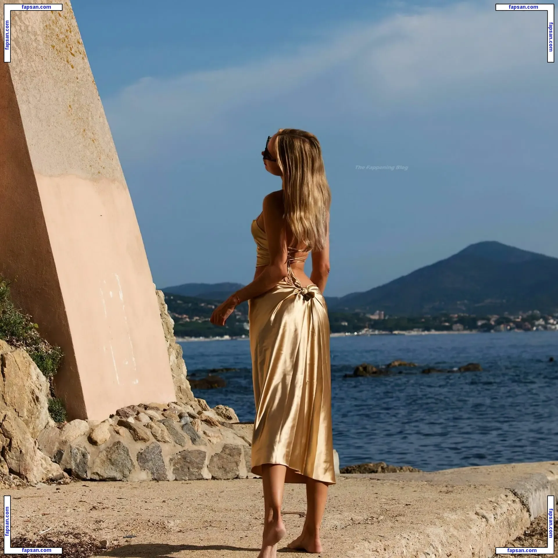 Kimberley Garner nude photo #6999 from OnlyFans