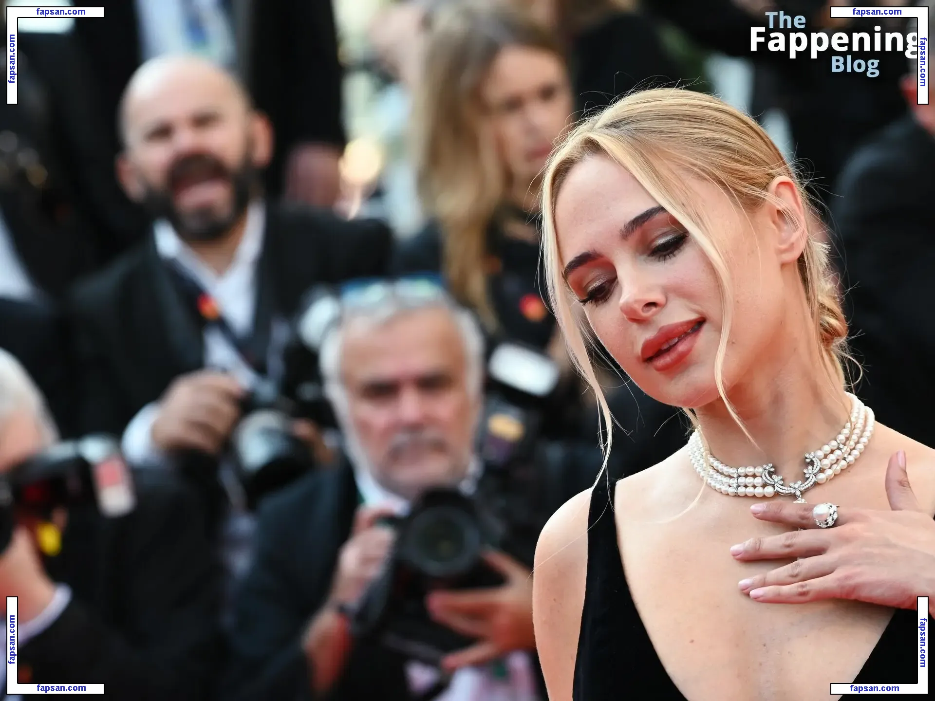 Kimberley Garner nude photo #7091 from OnlyFans