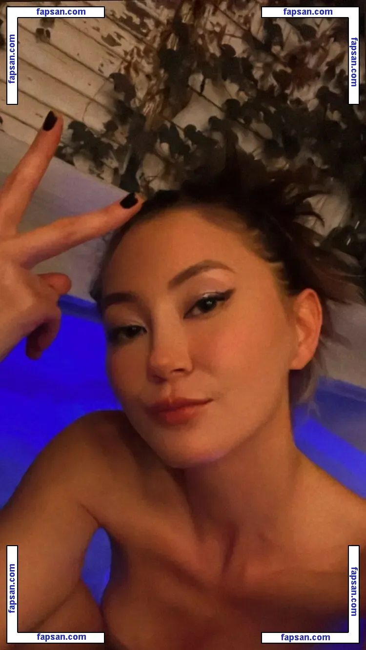 Kimiko Glenn nude photo #0114 from OnlyFans