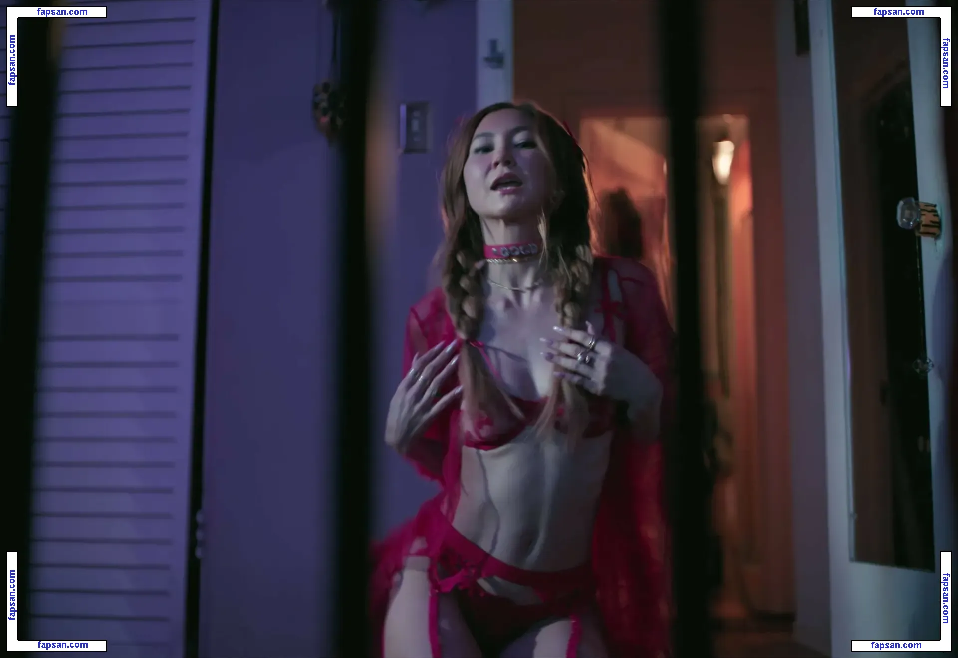 Kimiko Glenn голая фото #0170 с Онлифанс