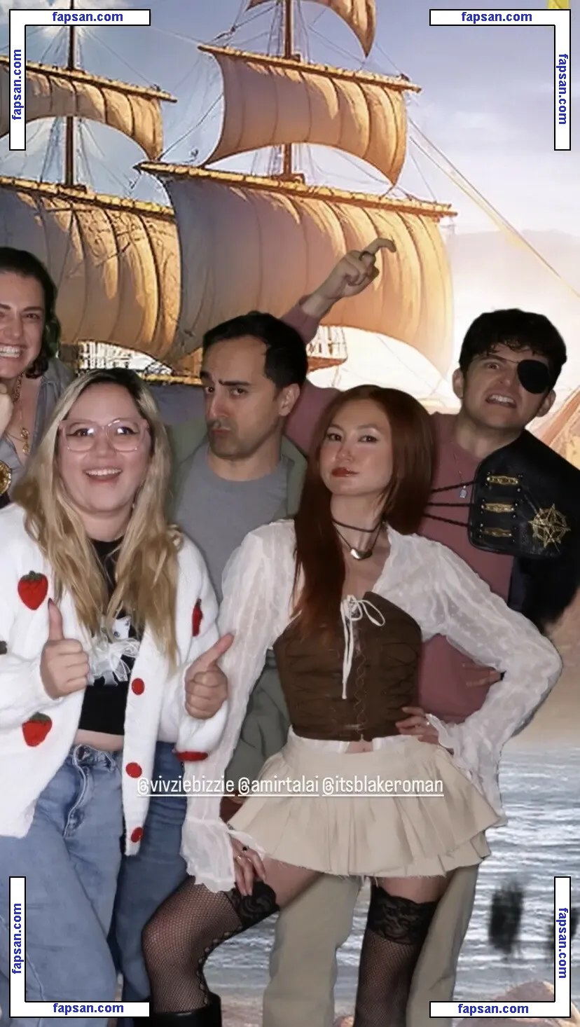 Kimiko Glenn nude photo #0183 from OnlyFans