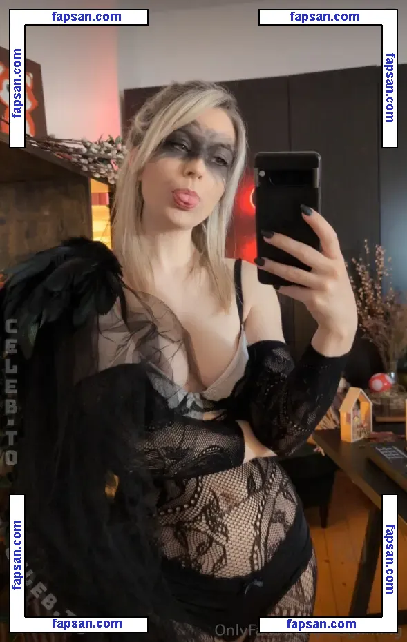 Kimilee nude photo #0006 from OnlyFans