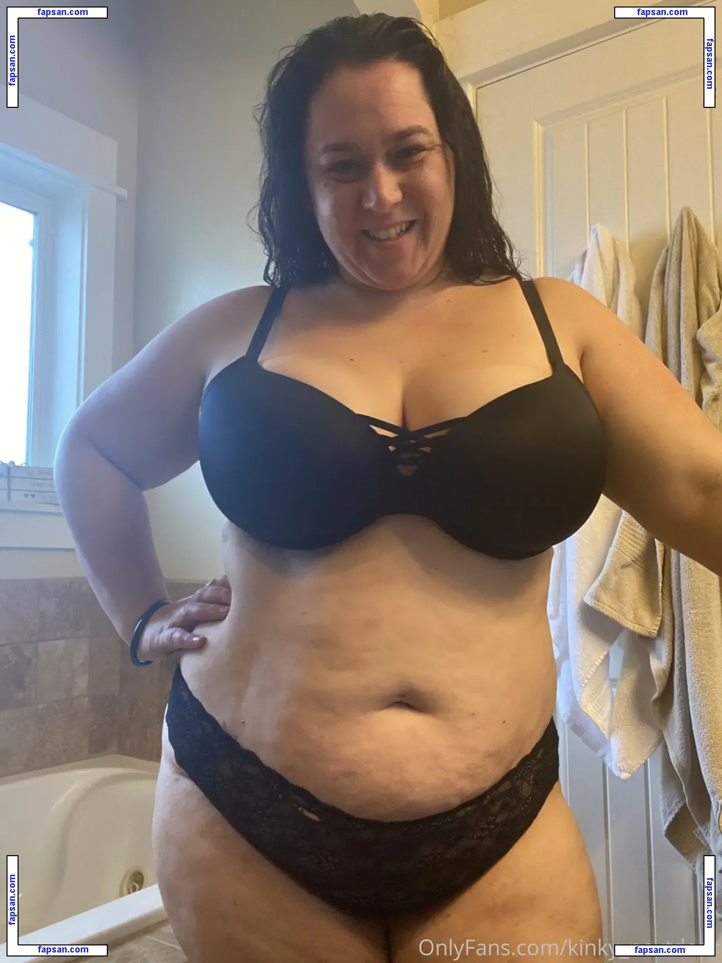 kinky_nextdoor nude photo #0024 from OnlyFans