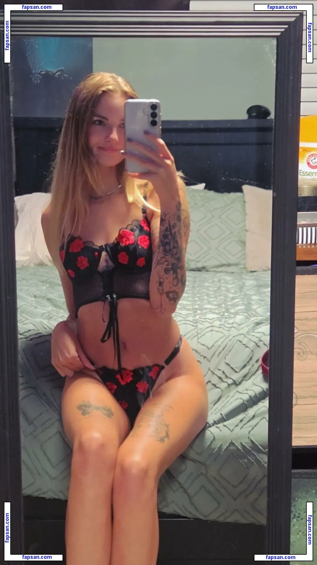 kinkypetiteblonde nude photo #0001 from OnlyFans