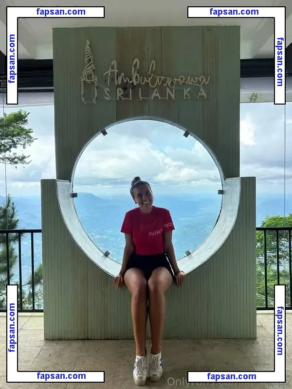 Kira Bird голая фото #0023 с Онлифанс