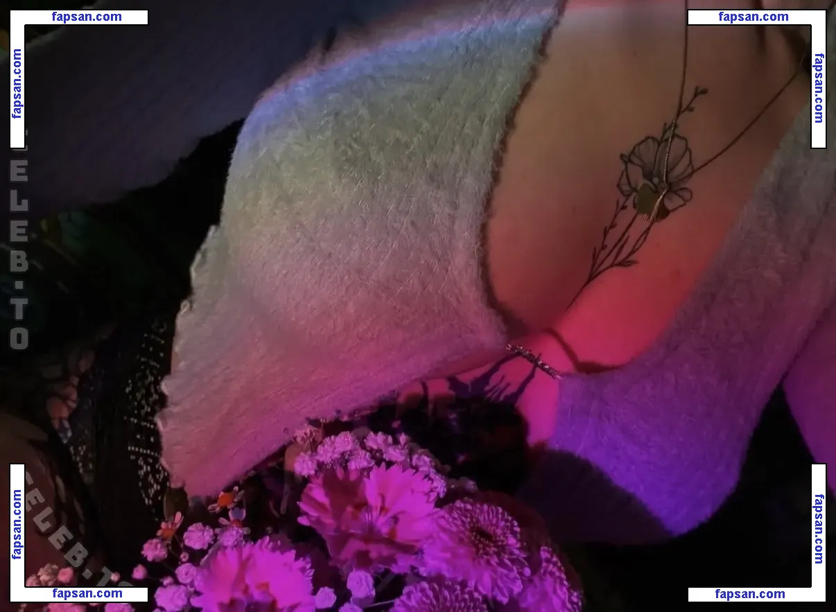 Kira-Julie nude photo #0057 from OnlyFans