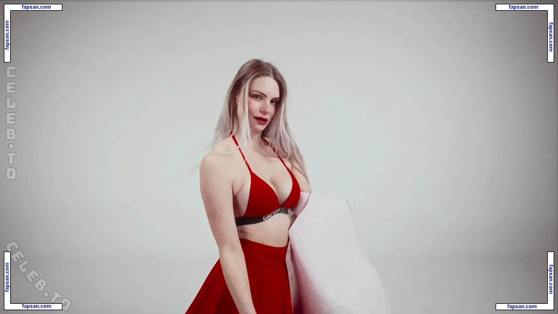 Kira Karambole голая фото #0053 с Онлифанс