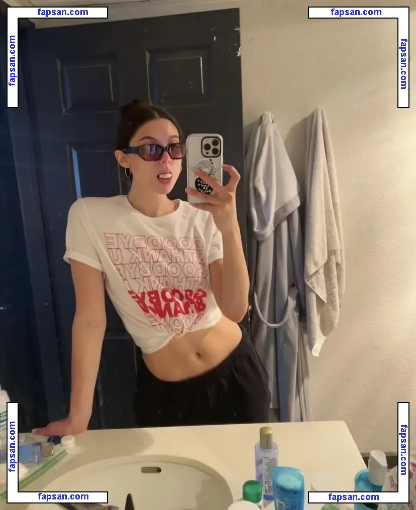 Kira Kosarin nude photo #0677 from OnlyFans