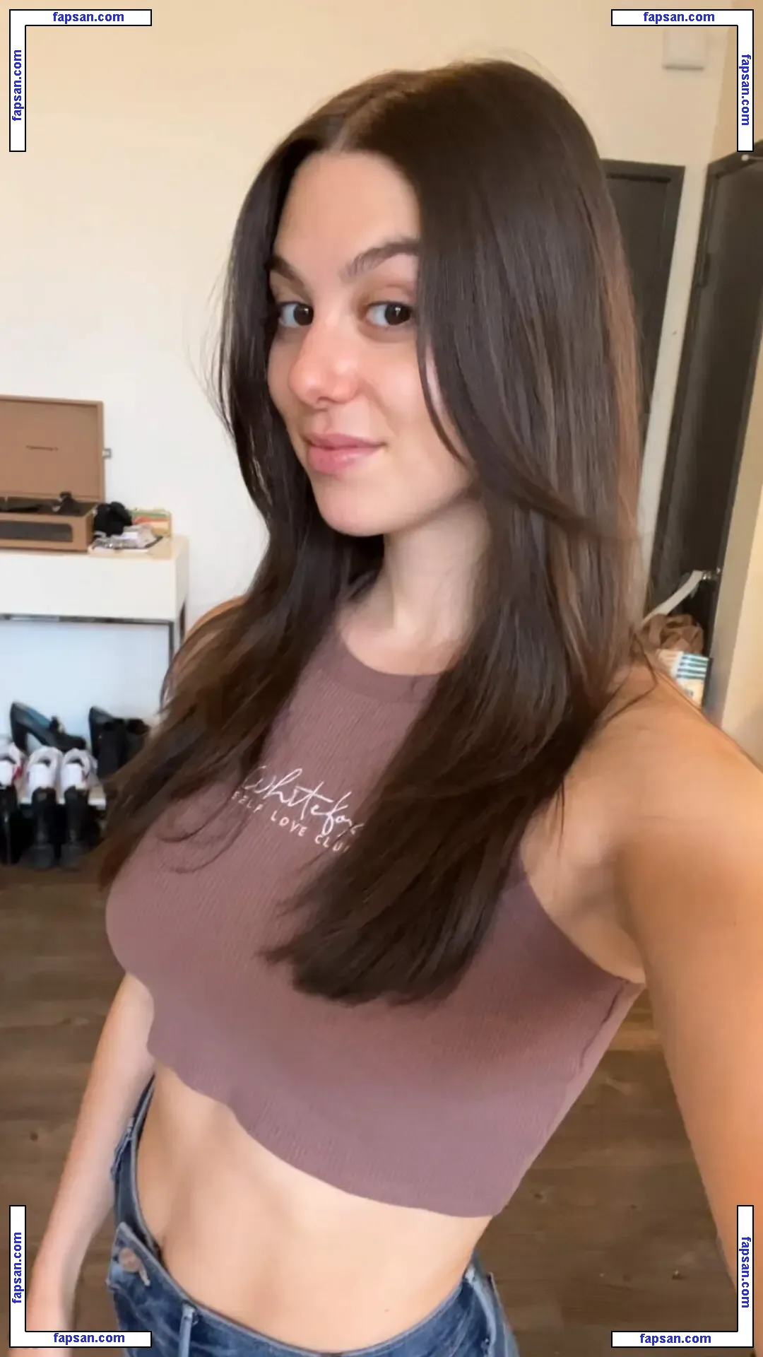 Kira Kosarin nude photo #0685 from OnlyFans