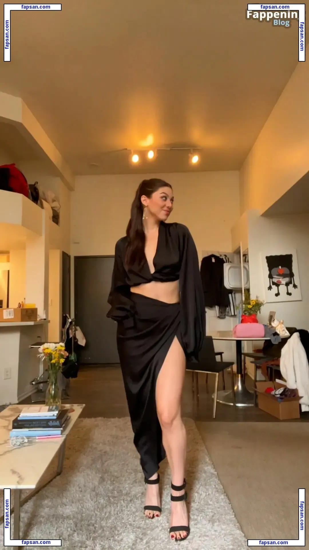 Kira Kosarin nude photo #0701 from OnlyFans