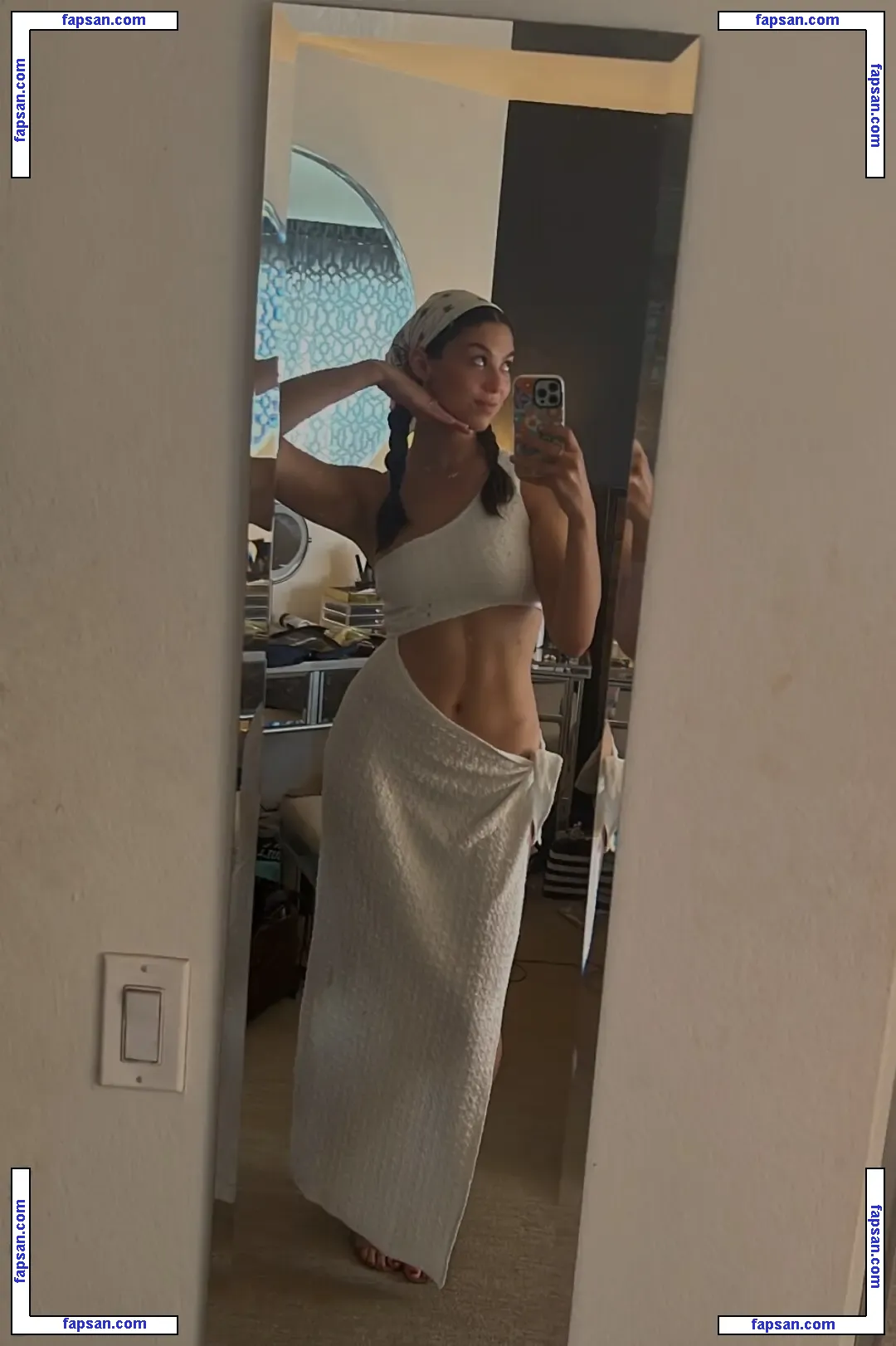 Kira Kosarin nude photo #0799 from OnlyFans