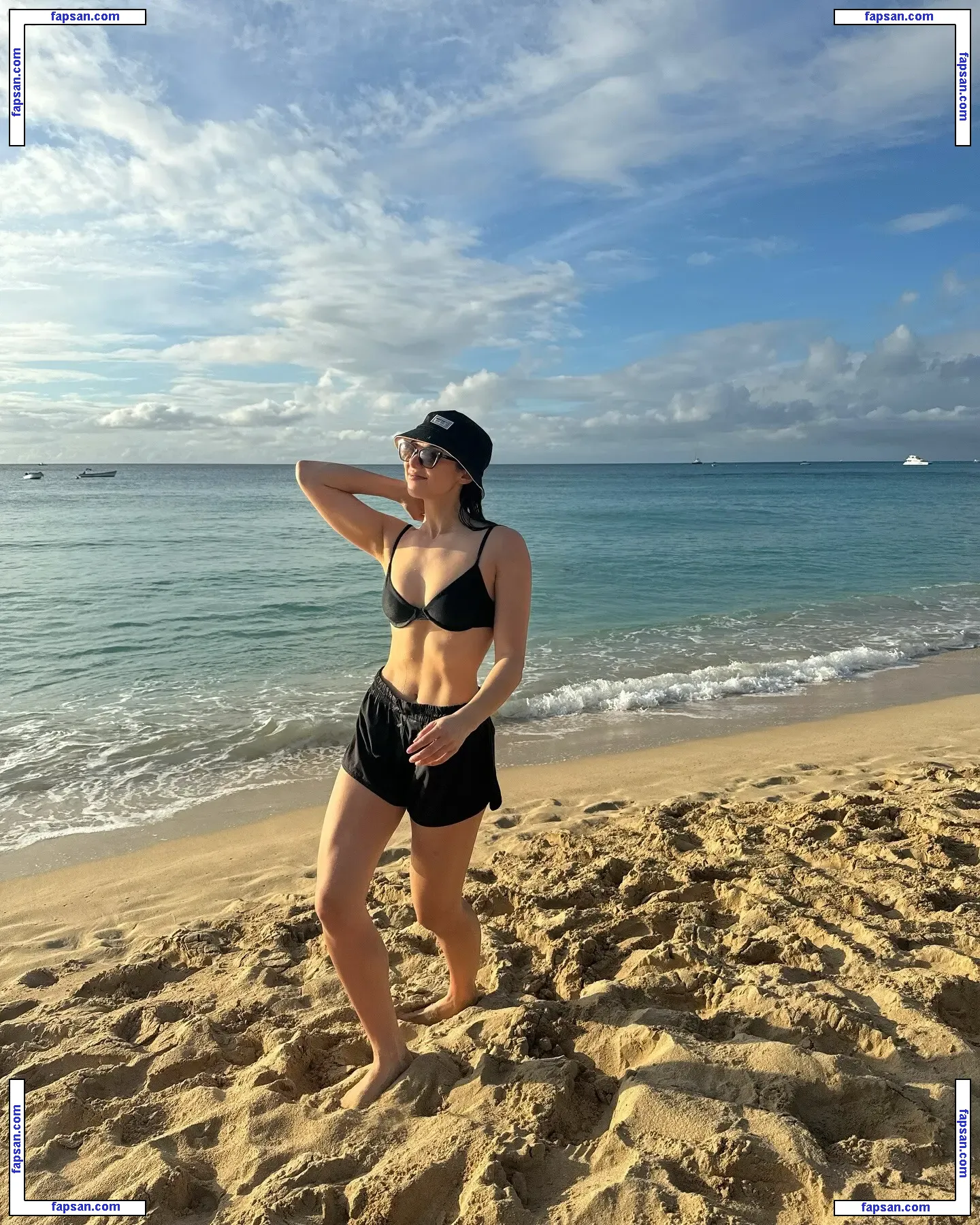 Kira Kosarin nude photo #1001 from OnlyFans