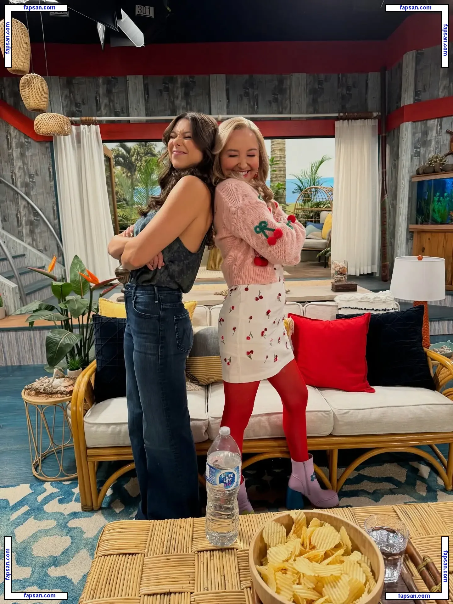 Kira Kosarin nude photo #1025 from OnlyFans