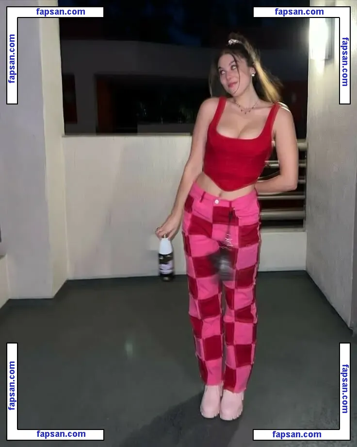 Kira Kosarin nude photo #1055 from OnlyFans