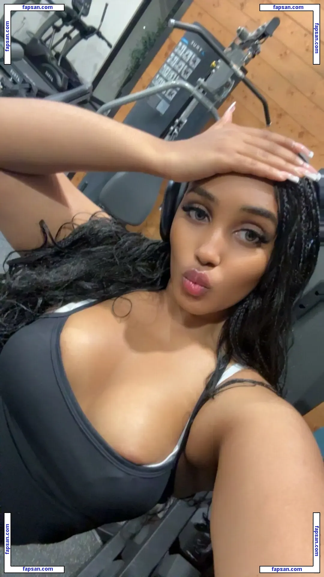 Kiramilann голая фото #0009 с Онлифанс