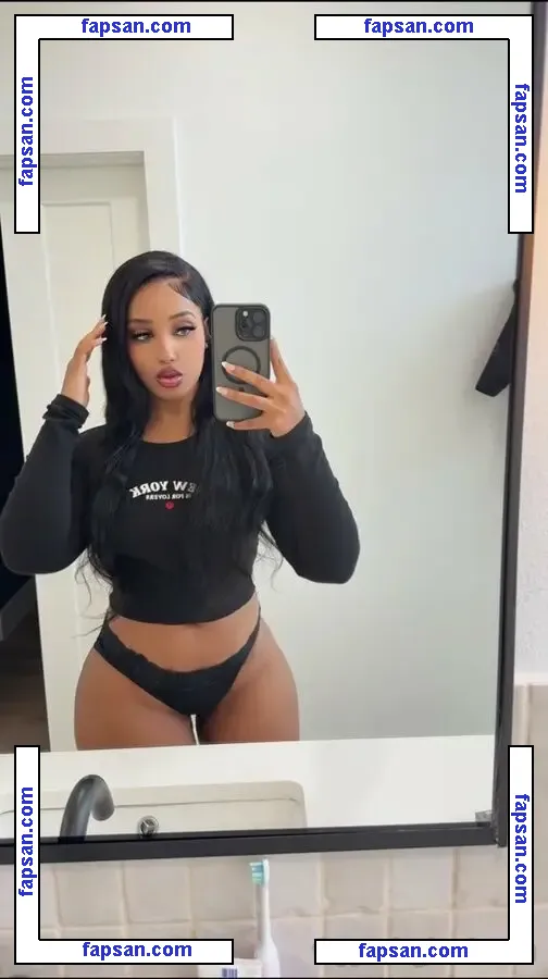 Kiramilann голая фото #0012 с Онлифанс